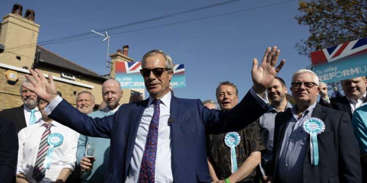 Leader of Reform UK, Nigel Farage visits the Bird in Hand pub in Bromley. Credit: Facundo Arrizabalaga/MyLondo