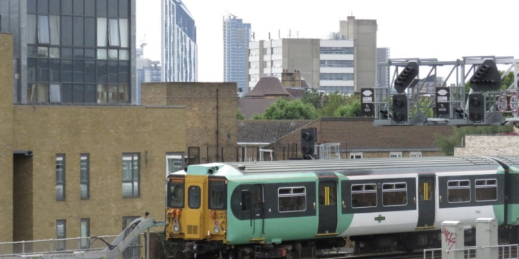 A Southern train passing through Bermondsey
