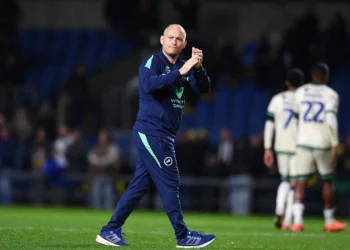 Alex Neil applauds the away end after Millwall's 2-2 draw with Oxford United on November 1, 2025. Image: Millwall FC
